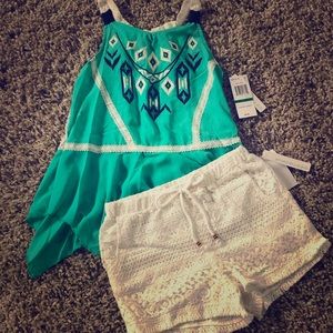 Kids shorts and top SET SIZE YOUTH LARGE